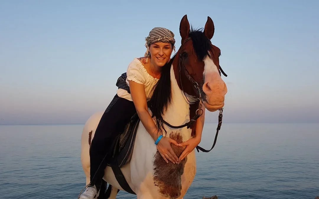 Premium 2 Hours Horse Riding, Desert Trail & Sea Beach - Hurghada Image 4