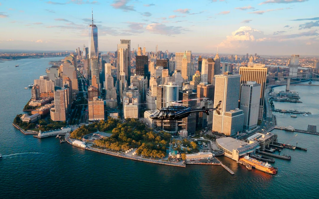 Premium New York City Helicopter Tour Image 1