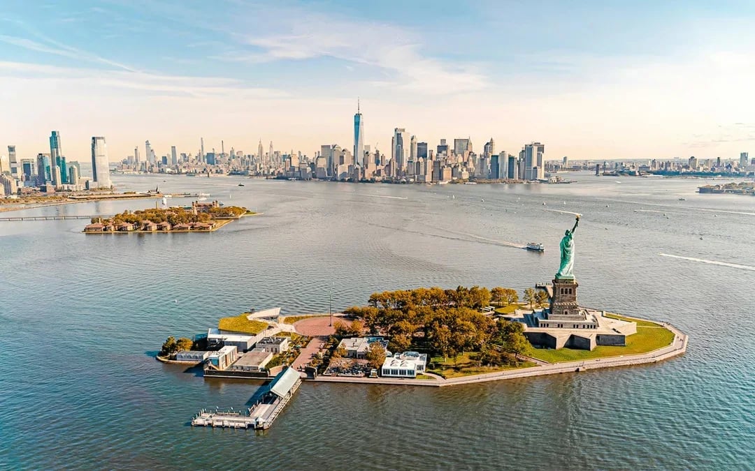 Premium New York City Helicopter Tour Image 11