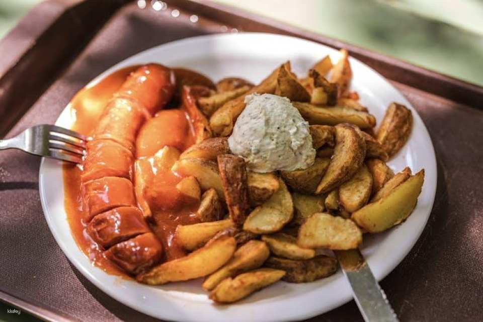Private and personalized Munich food tour with a local guide