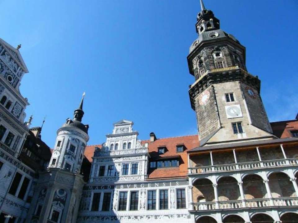 Private architecture walk through Dresden with a local expert