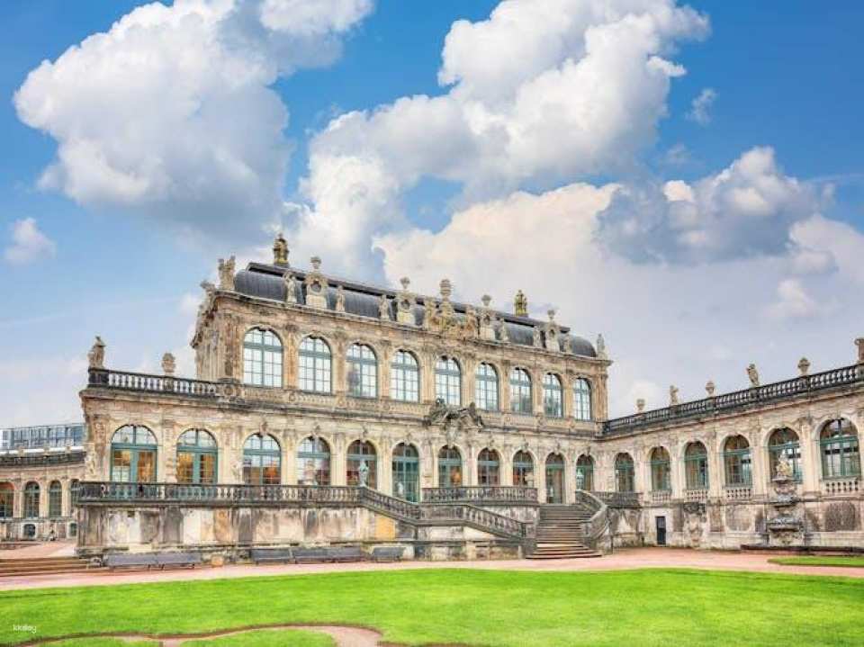 Private architecture walk through Dresden with a local expert