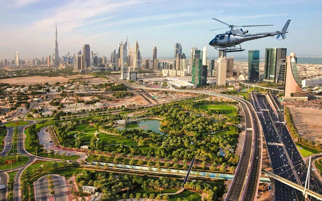 Private Dubai Helicopter Ride by Helidubai: 12 to 40 Minutes (Up to 5 Guests) Image 1