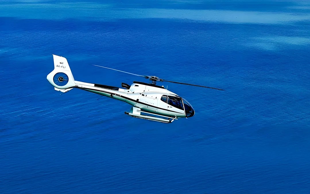 Private Dubai Helicopter Ride from Atlantis The Palm: 12 to 40 Minutes (Up to 5 Guests) Image 2
