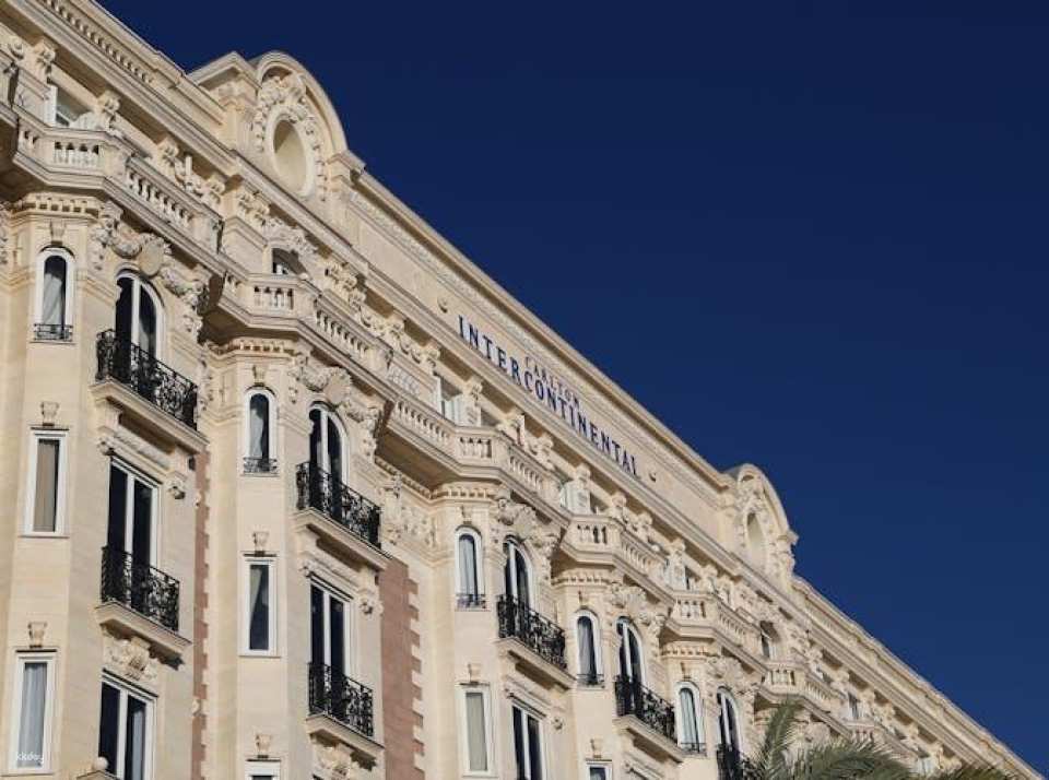 Private exclusive history walk through Cannes with a local expert
