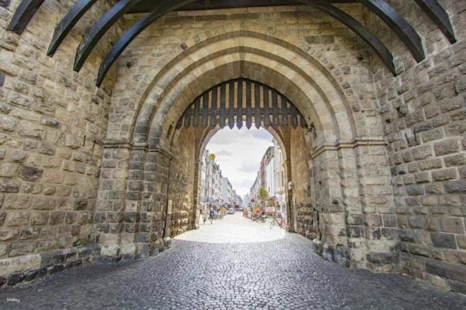 Private History Walk through Cologne with a Local Expert