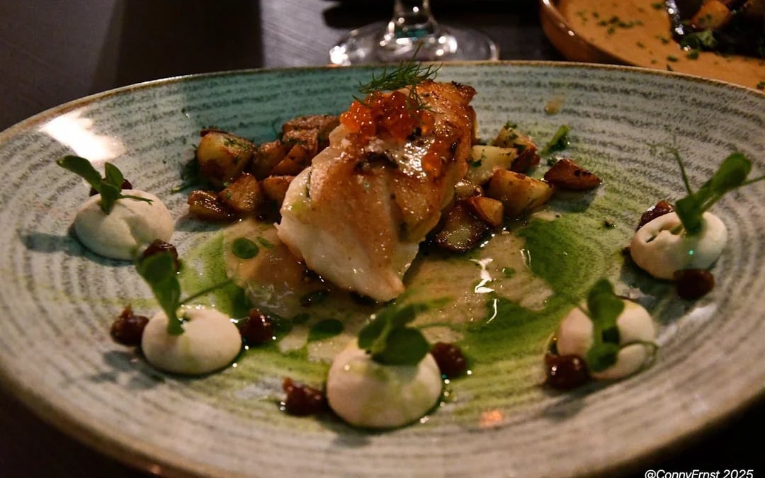 Private Icelandic Dining Experience with Local Host and Traditional Dishes in Exclusive Restaurant Setting Image 3