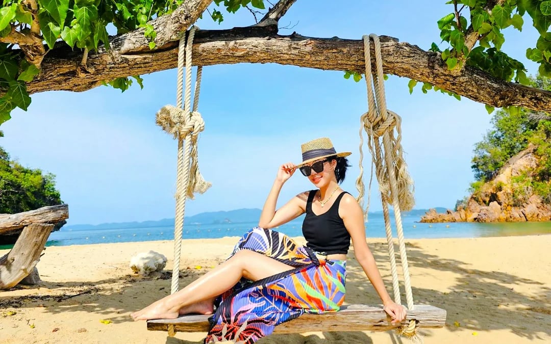 Private Longtail Boat Island-Hopping Tour from Koh Yao Yai or Koh Yao Noi Image 12