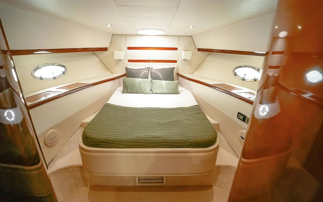 Private Luxury Yacht Rental from Dubai Marina - Groups up to 17 Image 9