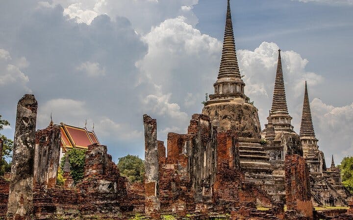 Private: Maeklong Railway Market and Ayutthaya Full Day Tour Image 3