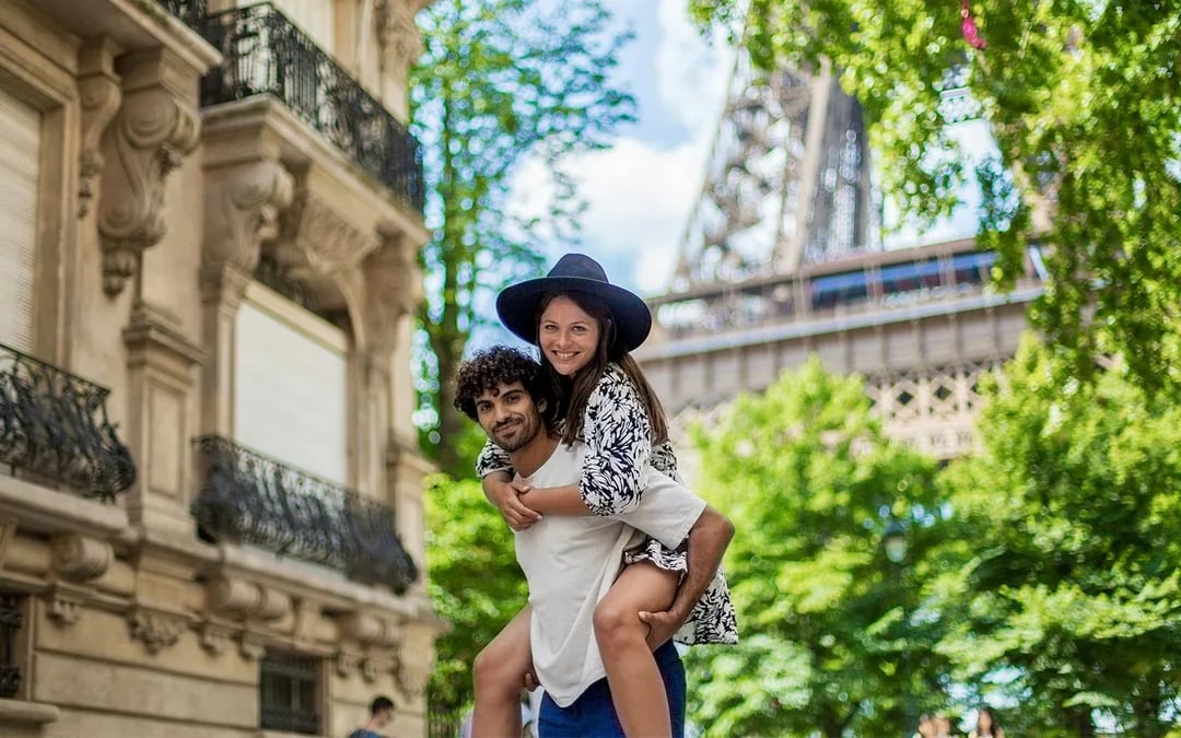 Private Photoshoot at the Eiffel Tower Image 6