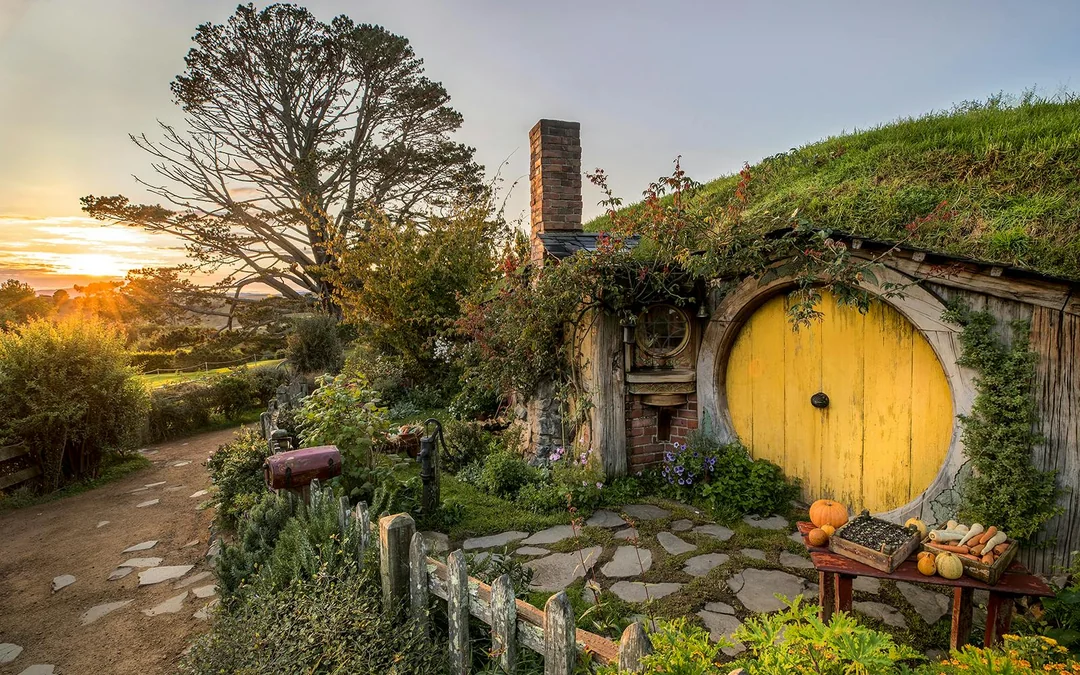 Private Tour From Auckland to Hobbiton Movie Set Image 1