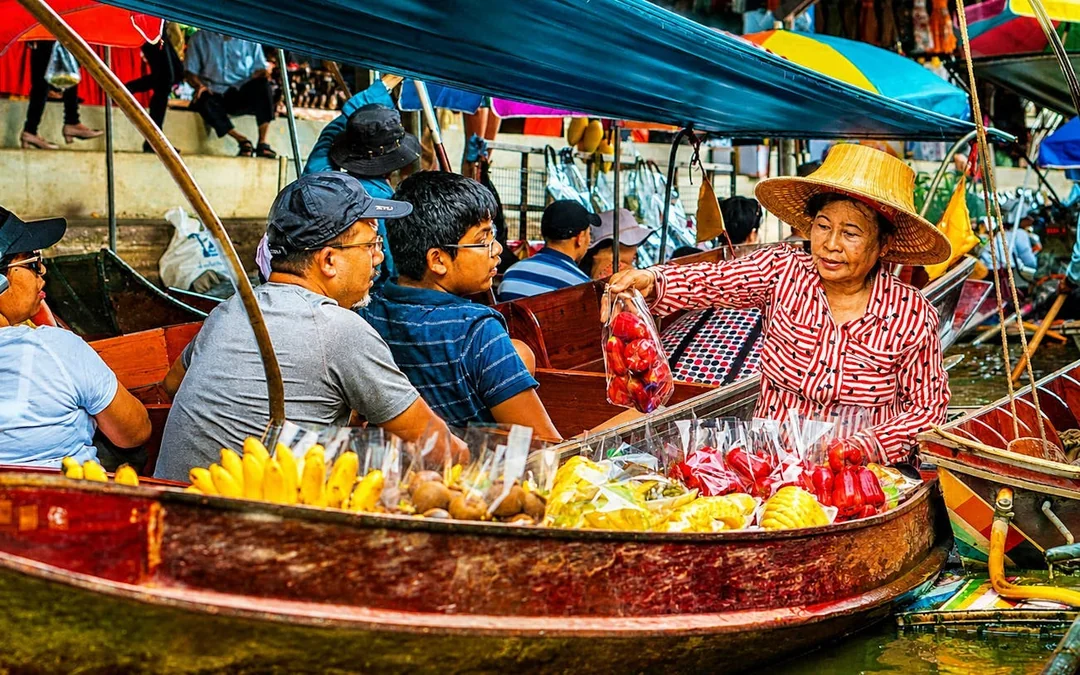 Private Tour: Maeklong Train Market, Floating Market and Klo Image 5