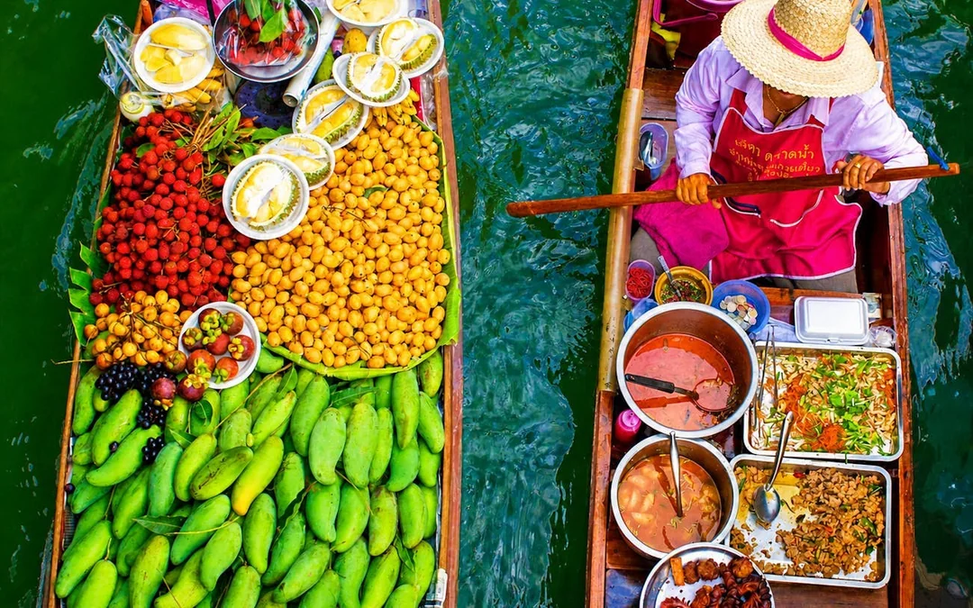 Private Tour: Maeklong Train Market, Floating Market and Klo Image 10
