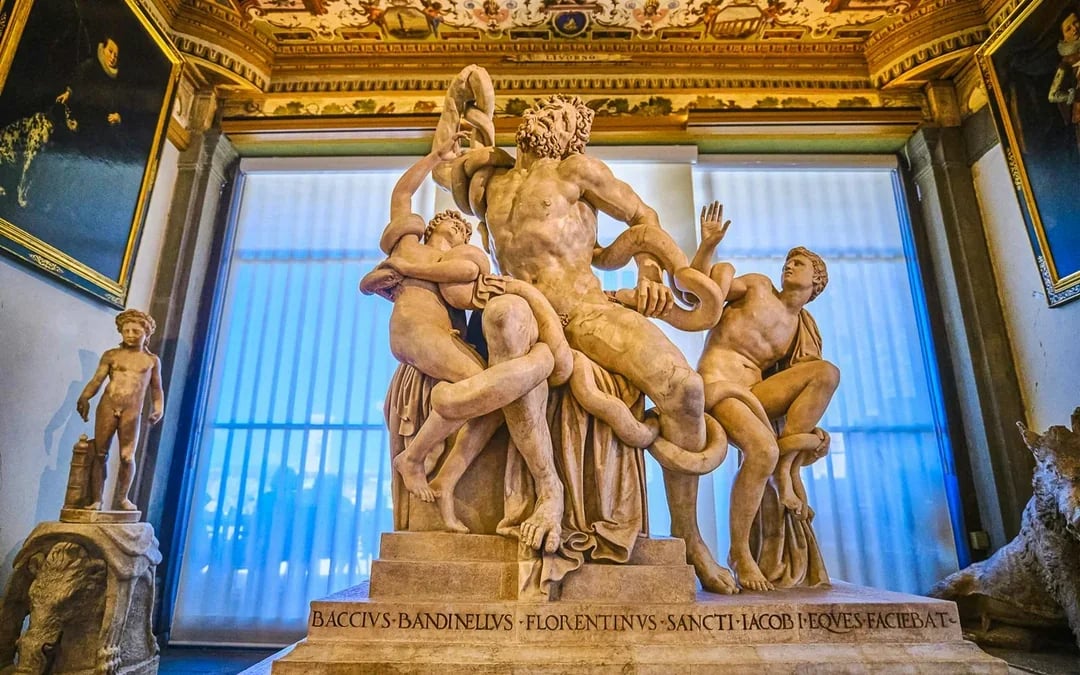 Private Tour of Vasari Corridor and Uffizi Gallery Image 11