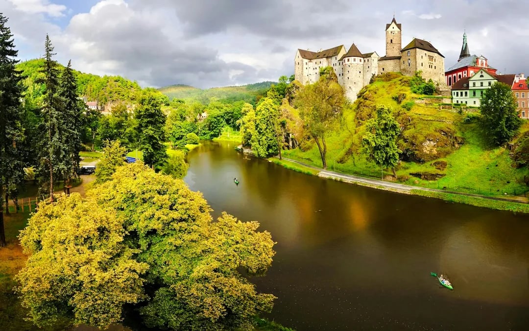 Private Tour to Karlovy Vary and Loket Castle from Prague Image 2