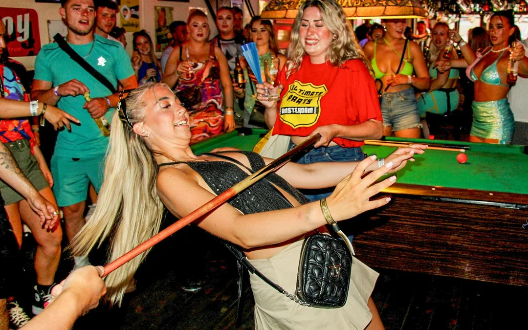 Pub Crawl Tickets: Amsterdam Red Light District Image 5