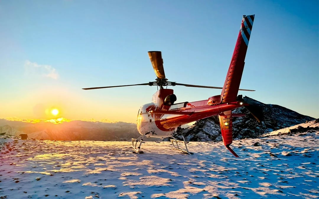 Queenstown 25-Minute Sunset Helicopter Flight with Alpine Landing on The Remarkables and Complimentary Drink Image 1