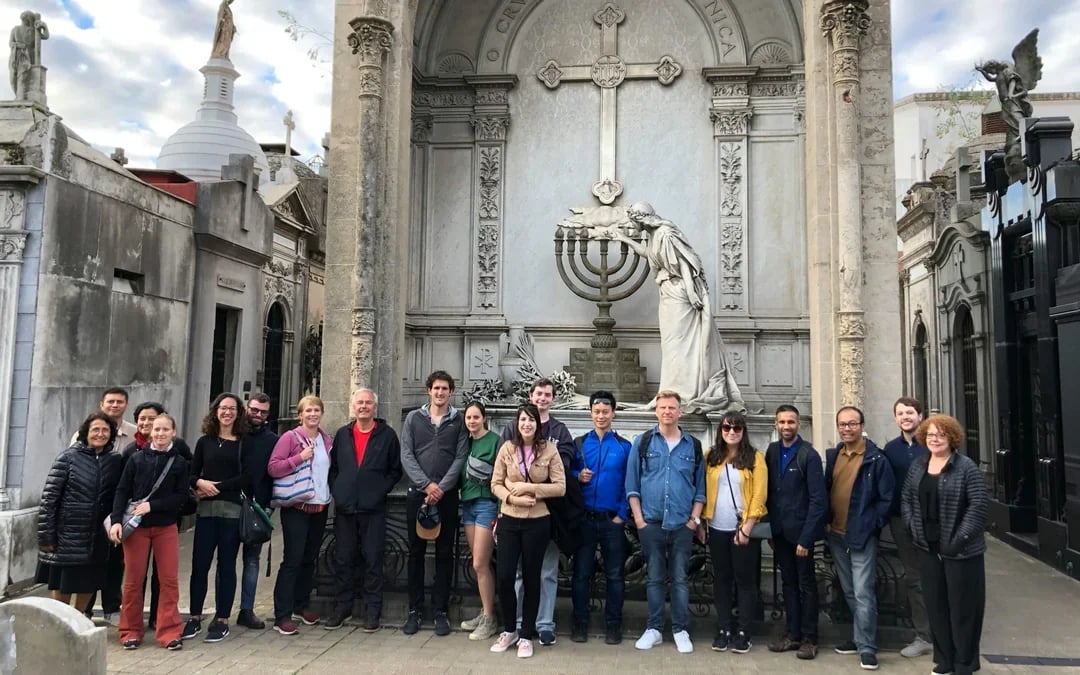 Recoleta Cemetery Tour Image 8
