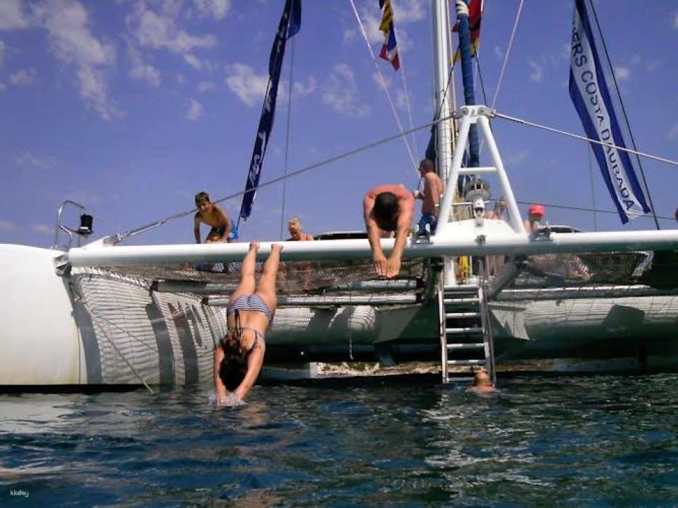 Relax Catamaran cruise in Cambrils