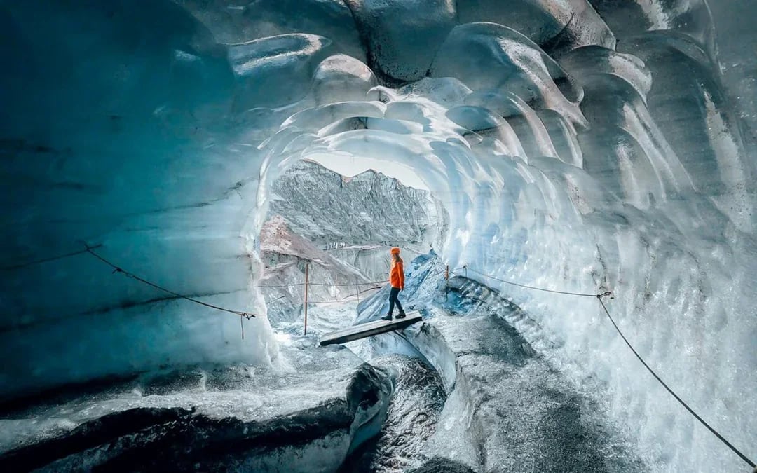 Reykjavik: Katla Ice Cave & Super Jeep Tour with Transfers
 Image 11