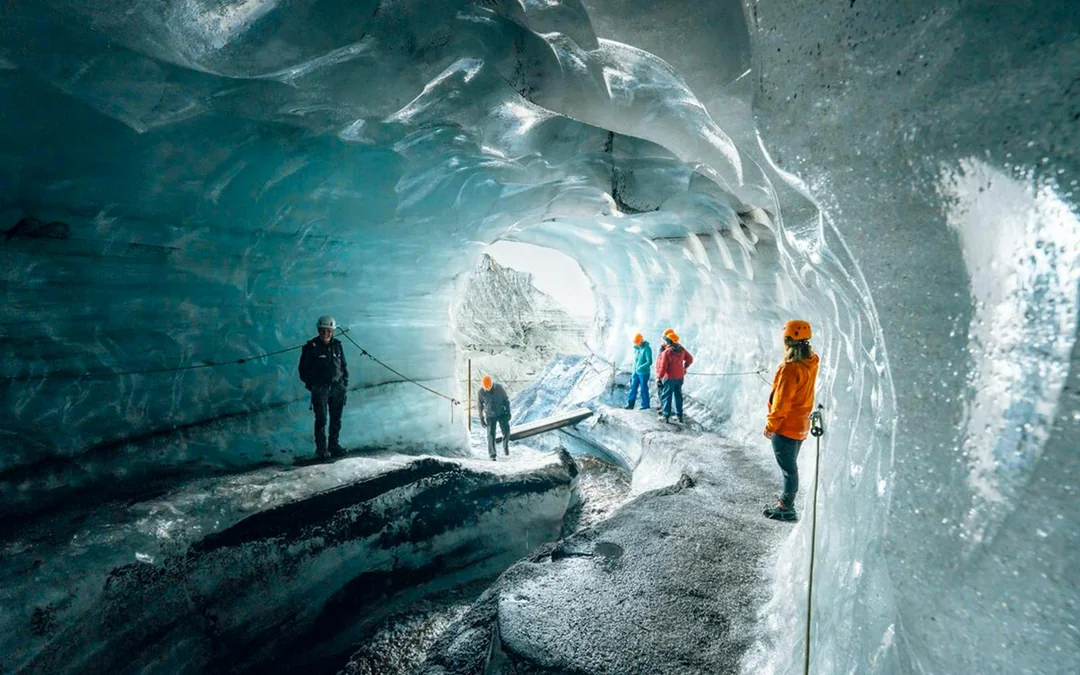 Reykjavik: Katla Ice Cave & Super Jeep Tour with Transfers
 Image 4
