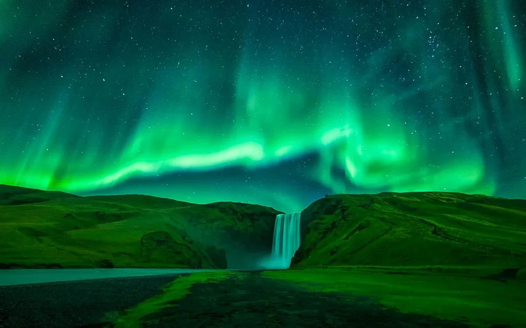 Reykjavik: Northern Lights Chase Tours Image 3