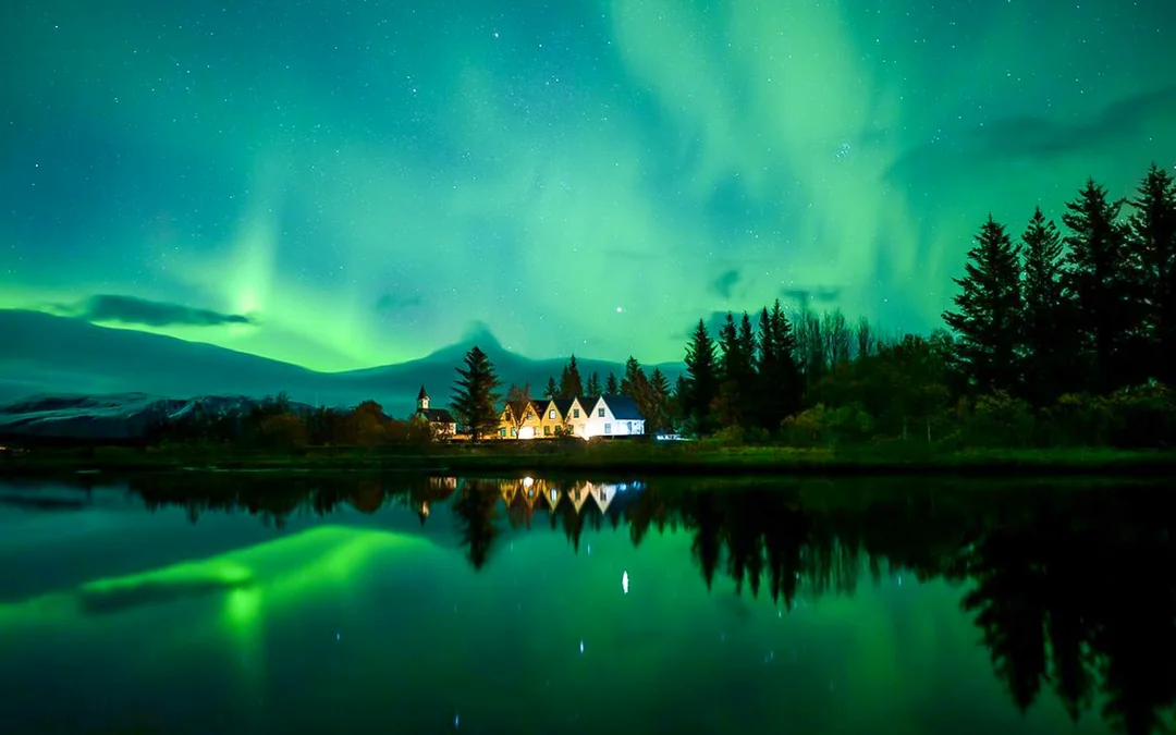 Reykjavik: Premium Northern Lights Super Jeep Tour Image 2