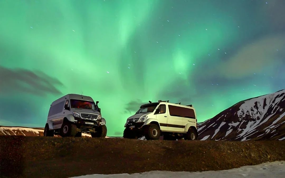 Reykjavik: Premium Northern Lights Super Jeep Tour Image 5