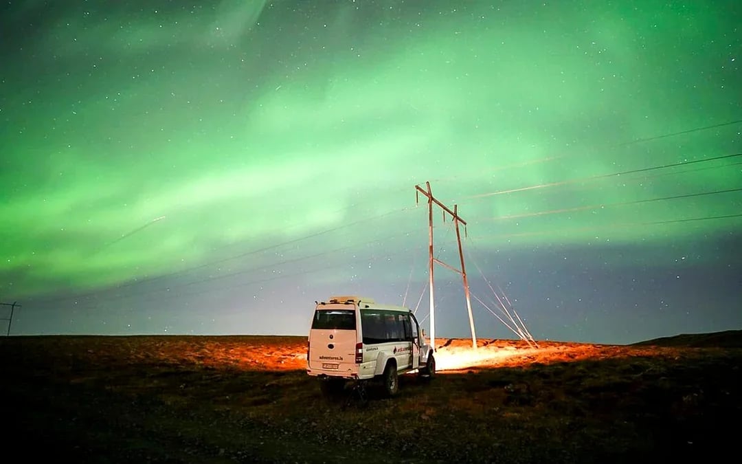Reykjavik: Premium Northern Lights Super Jeep Tour Image 8