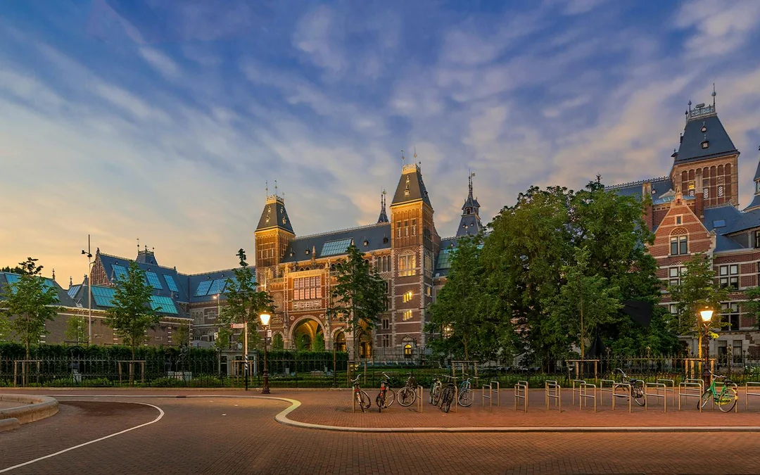 Rijksmuseum Entry Tickets with 2 Drinks Image 2