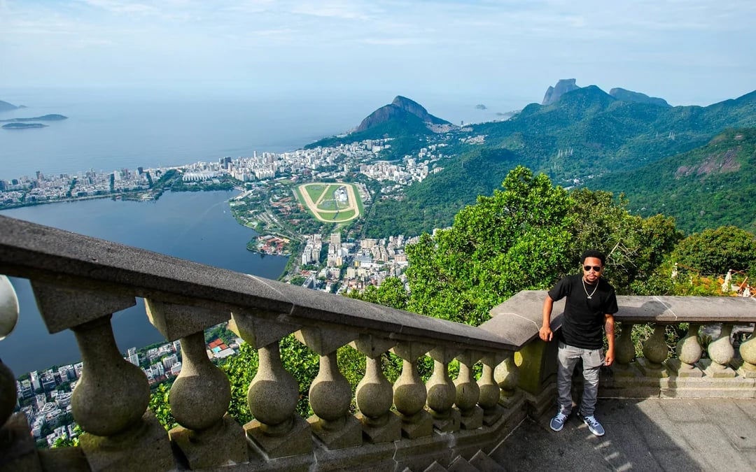 Rio de Janeiro Landmarks Photo Tour with Professional Photographer and Transportation Image 9