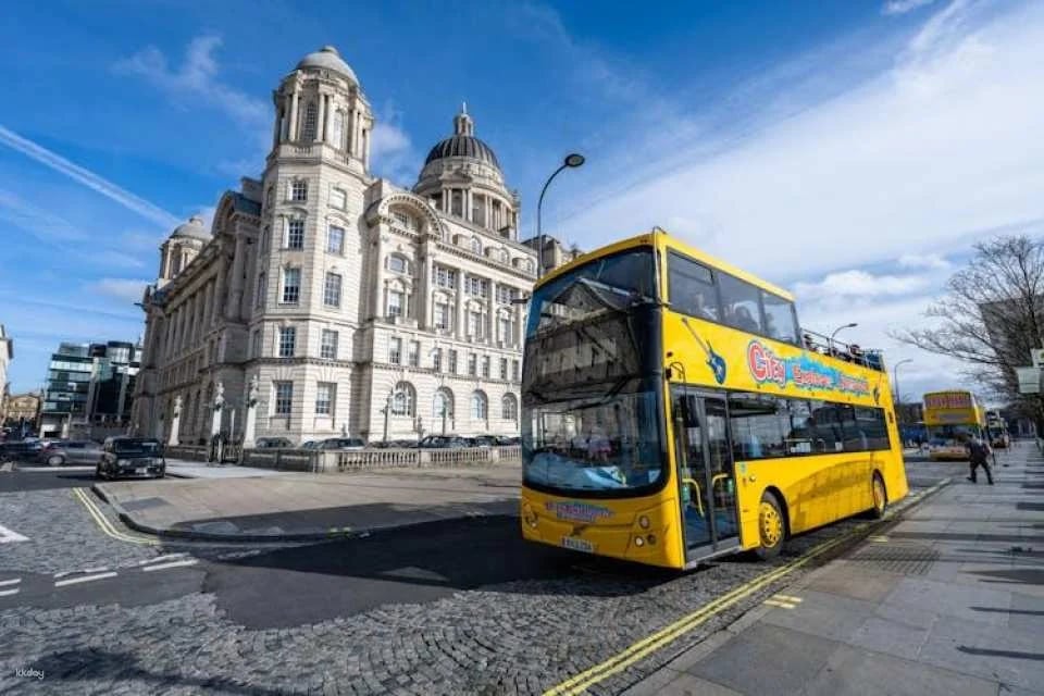 River cruise and sightseeing bus tour in Liverpool