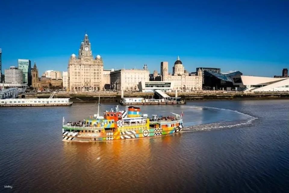 River cruise and sightseeing bus tour in Liverpool