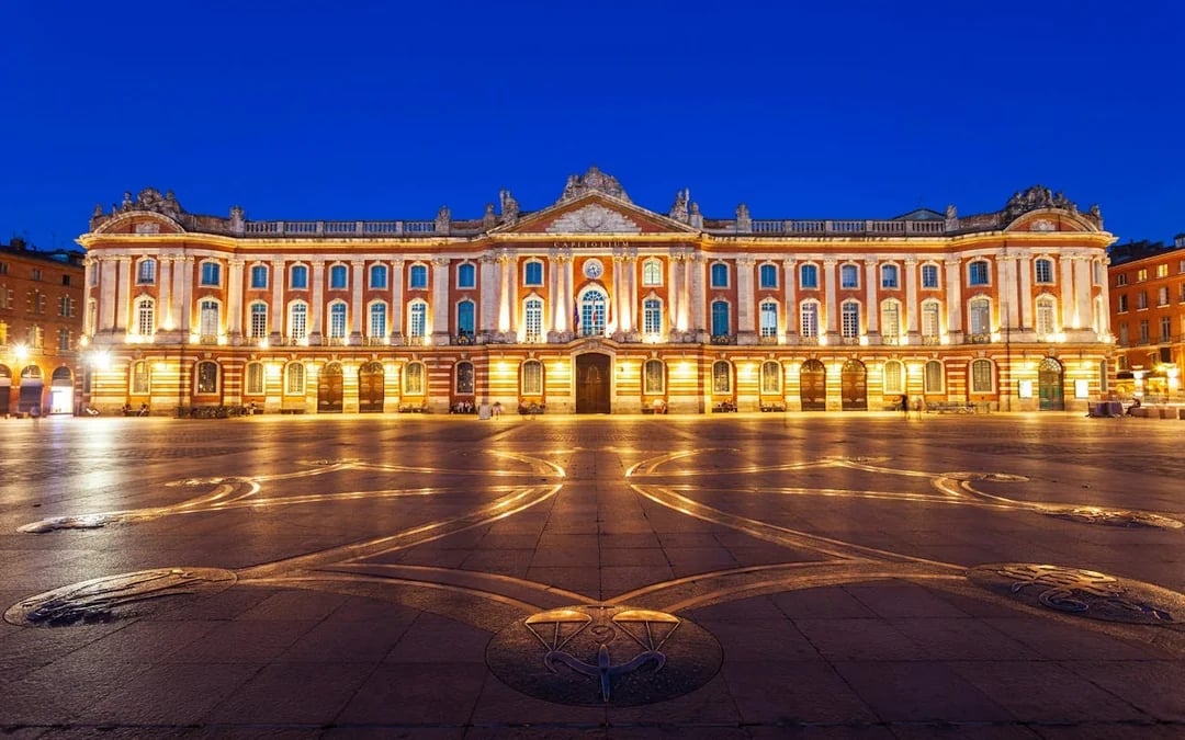 Romantic Toulouse: Self-Guided City Exploration Game Image 1