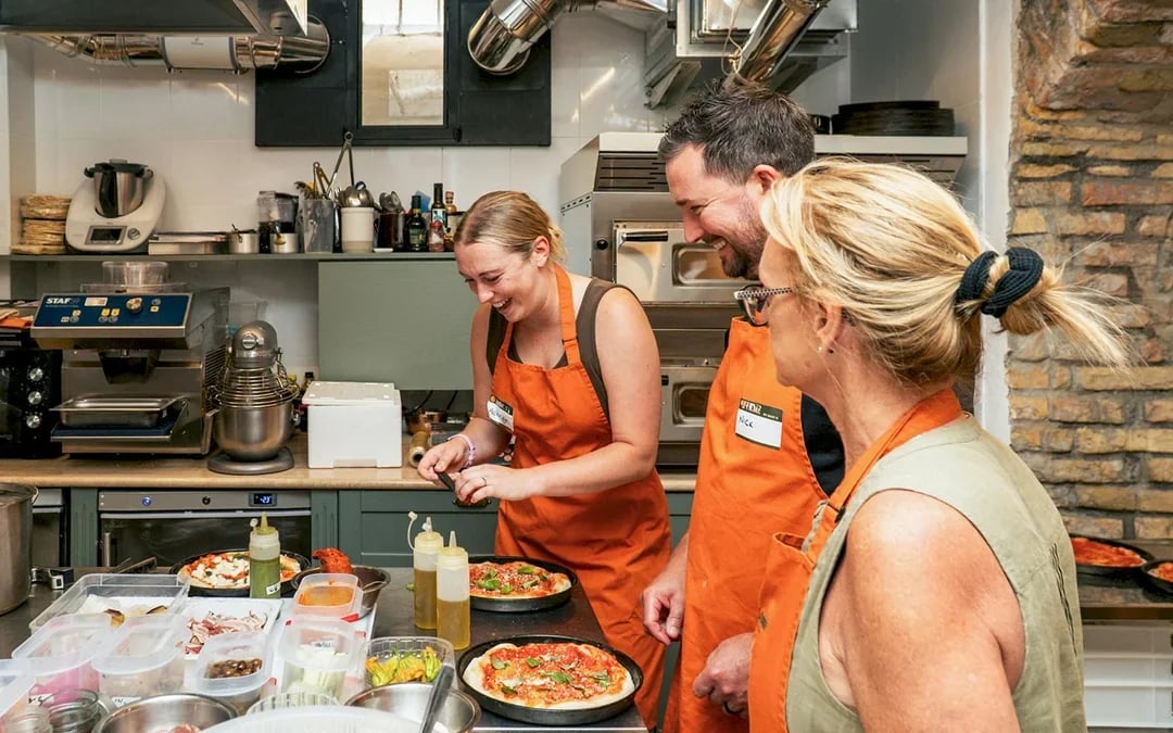 Rome Cooking Class: Pizza & Gelato with Unlimited Drinks Image 1