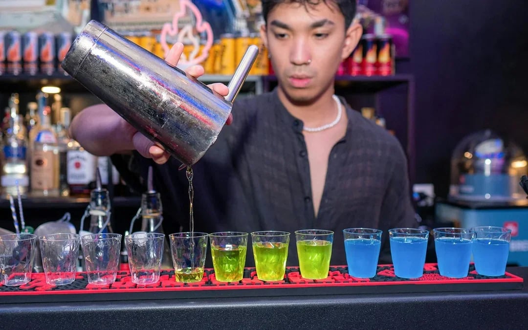 Rome Guided Bar Crawl: Nightlife Experience in Monti Image 4