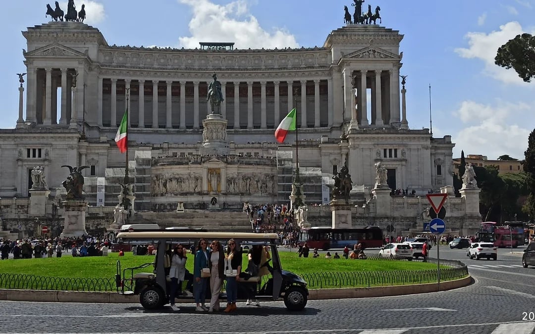 Rome: Night Tour by Golf Cart Image 2