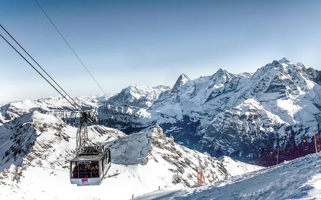 Round-Trip Cable Car Tickets to Schilthorn from Mürren or Stechelberg Image 2