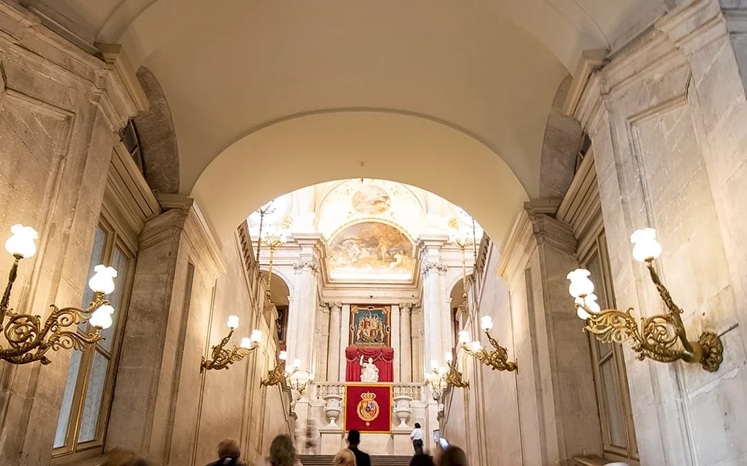 Royal Madrid Palace Guided Tour with Tapas & Flamenco Show Image 7