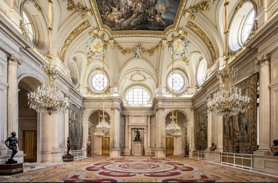 Royal Palace of Madrid: Fast Track Entry | Madrid
