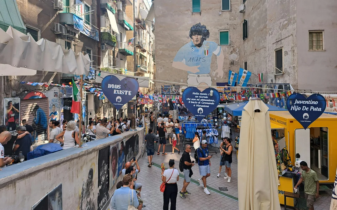 Royal Palace of Naples and Naples Downtown Small Group Guided Tour with Art Historian Image 4