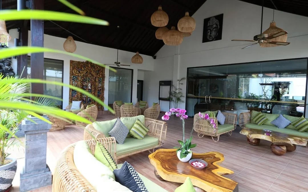 Royal Spa 2 Hours Warm Stone Massage at Nusa dua Image 1