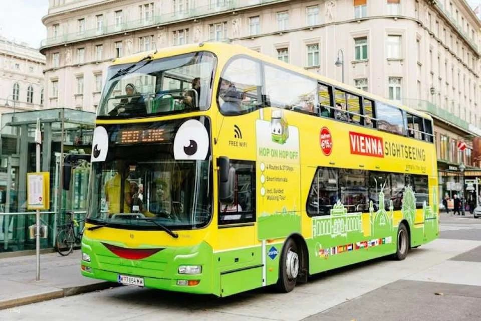 Royal Vienna 48-hour hop-on hop-off bus