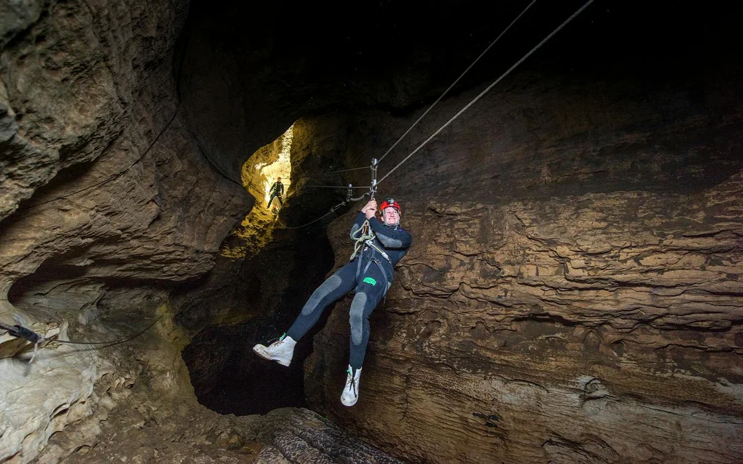 Ruakuri Cave Black Water Rafting & Abseiling Guided Experience  Image 5