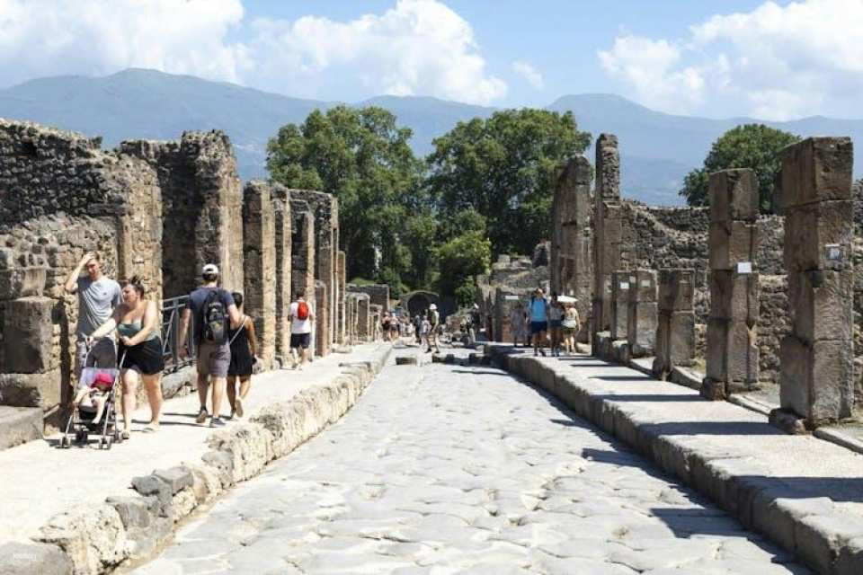 Entrance tickets to the ruins of Pompeii with audio guide