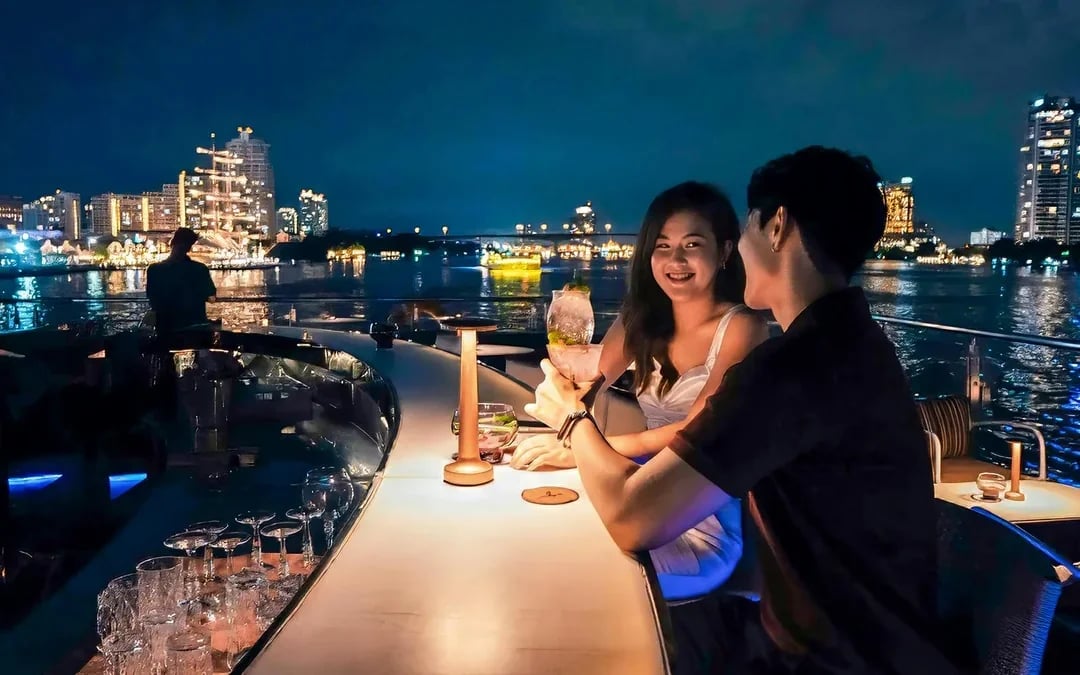 Saffron Dinner Cruise by Banyan Tree (5 Star Luxury Hotel) with Unlimited Soft Drinks Image 2