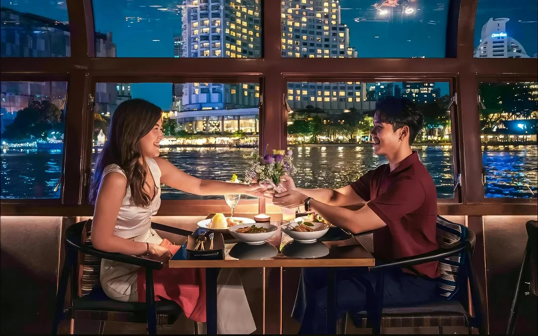 Saffron Dinner Cruise by Banyan Tree (5 Star Luxury Hotel) with Unlimited Soft Drinks Image 4