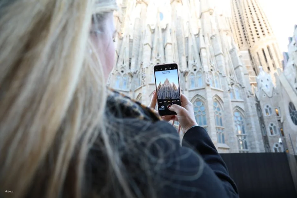 Sagrada Familia entrance tickets with audioguide