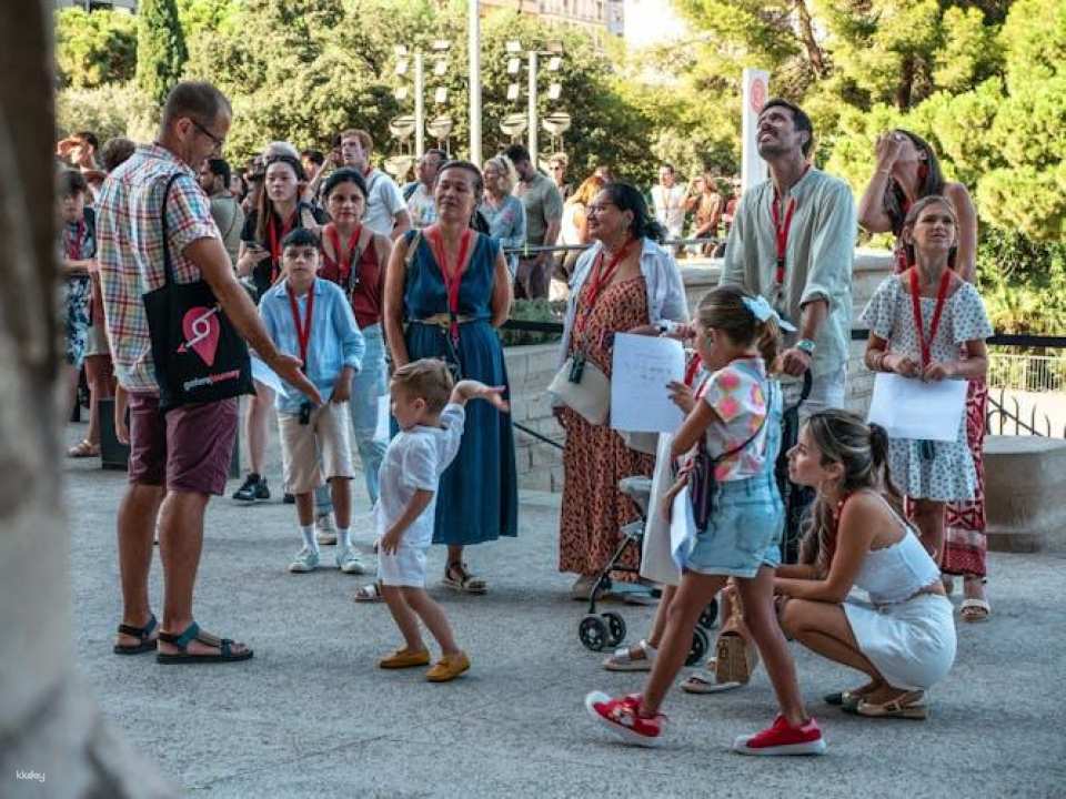 Sagrada Familia family-friendly small group tour